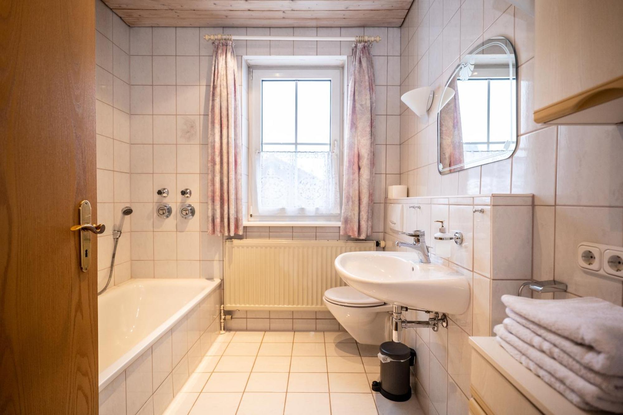 Kuschelige Mit Balkon & Free Wifi