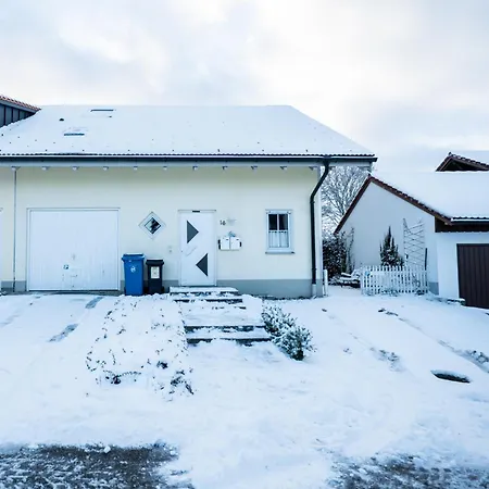 Kuschelige Ferienwohnung Mit Balkon & Free Wifi Buchenberg  Exterior photo