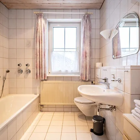 Kuschelige Ferienwohnung Mit Balkon & Free Wifi Buchenberg  Exterior photo